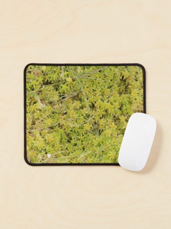 A Bed of Sphagnum Moss mouse mat